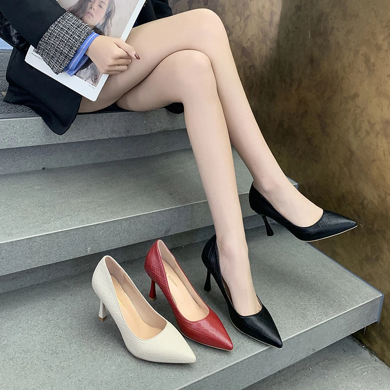 

Fine Heels New Professional Red Fashion Temperament Snake Skin Pattern OL Shallow-mouthed Pointed Single-shoe Girl
