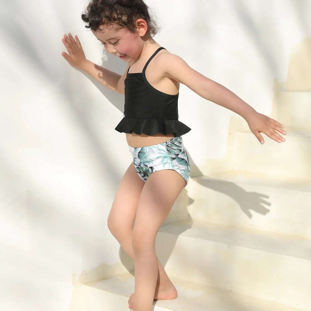 

Mommy and Me Swimwear Dresses Dad Boys Swim Shorts Fashion Family Matching Clothes Outfits Look Mother Daughter Bikini Swimsuits