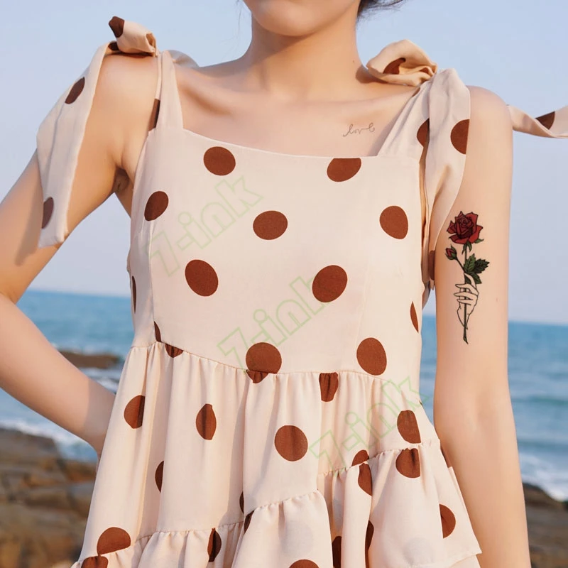 Переводятся с помощью воды татуировки красивое платье цветочным принтом из