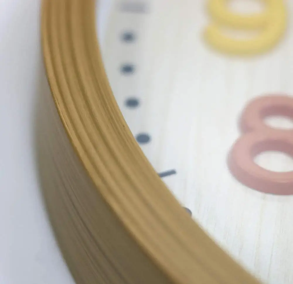 Детские настенные часы с цветными цифрами бесшумные большие декоративные в