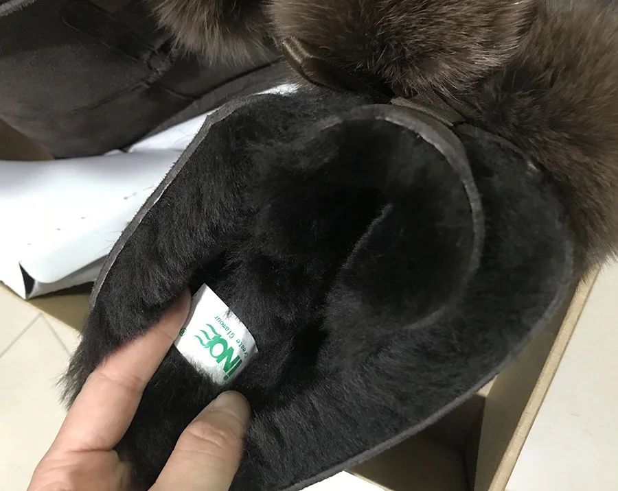 INOE Новое поступление зимние женские сапоги из овчины на натуральном меху на снежную погоду с помпонами стильные ботильоны зимняя обувь для леди теплые удобные модные зимние полусапоги на нескользящей подошве