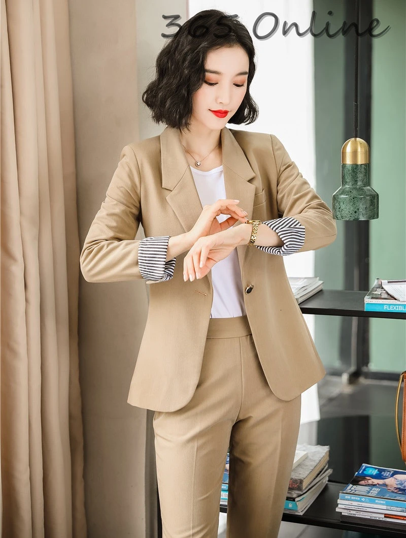 Женский деловой костюм с брюками и курткой осенне зимний Униформа офисная одежда