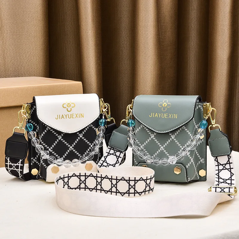 

Женская летняя сумка-мессенджер в западном стиле