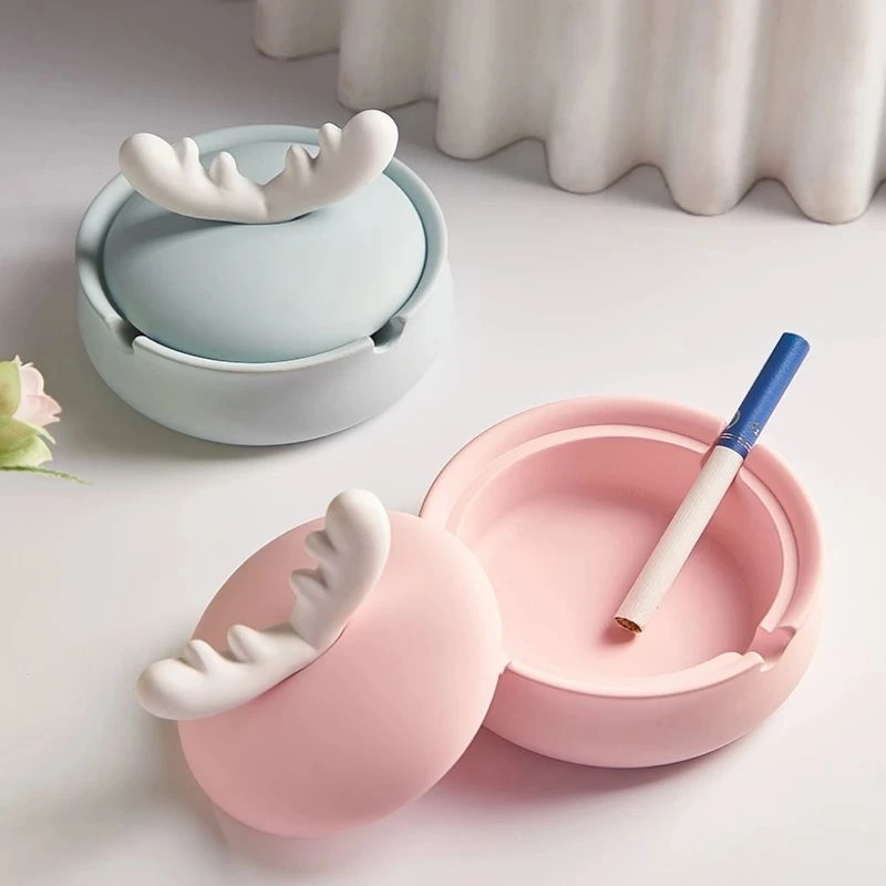 

Ashtray with Lid Smoking Accessories Lighter Desk Accessories Ashtray for Home Round Portable Cigarette Ashtray