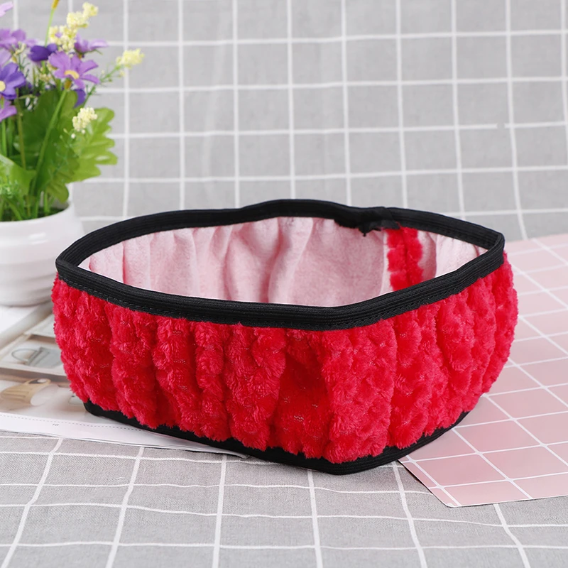 

1PC Winter Red Car Steering Wheel Cover Warm Decoration Steer Protection Velvet Car-styling Universal Soft Plush Steer Covers