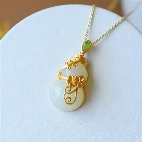 

Natural Hetian White Jade Gourd Inlaid S925 Sterling Silver Ancient Style Thick Gold Cheongsam Silver Pendant Color Retention La