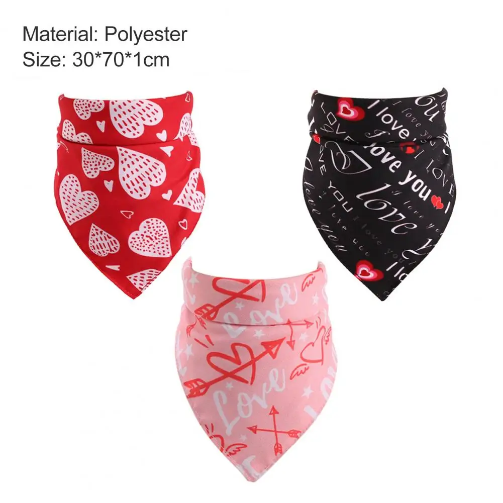 

Saliva Towel Love Printing Skin-friendly Pet Supplies Polyester Bib Scarf for Valentine's Day Saliva Towel Pet Products Supplies