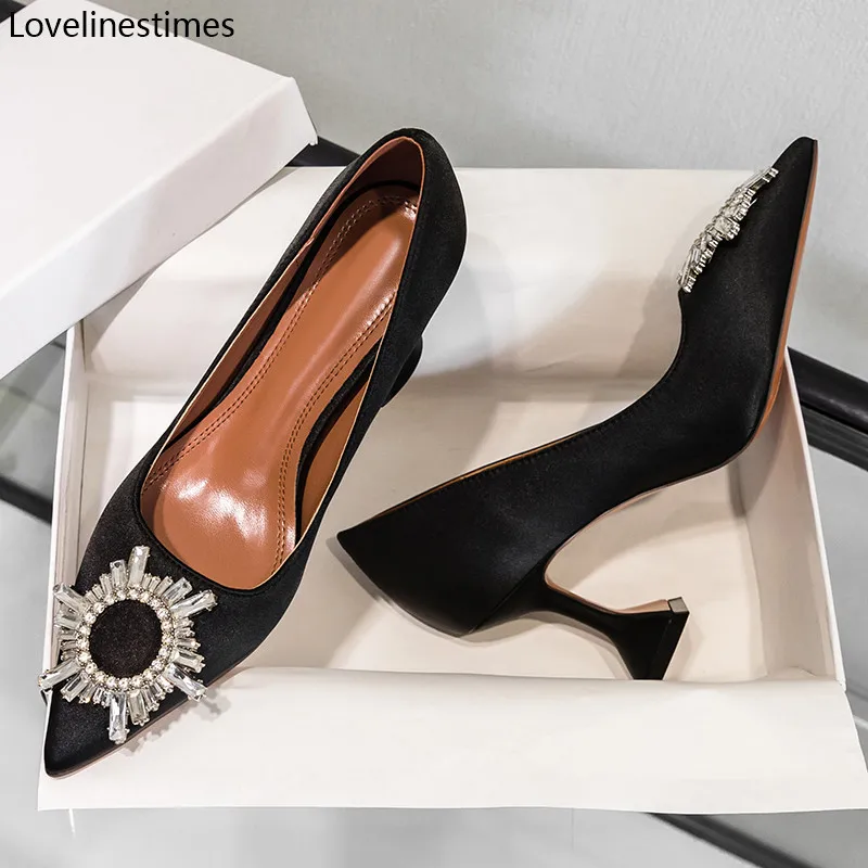 Туфли на высоком тонком каблуке лаконичные женские туфли 2021 черная атласная