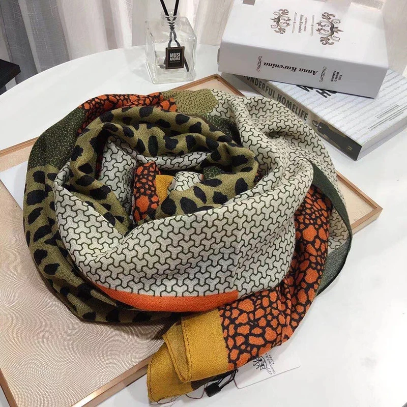 

2021 Brand Autumn winter women beach quality shawl cotton scarf lady fashion scarves bandana pashmina wrap hijab muffler