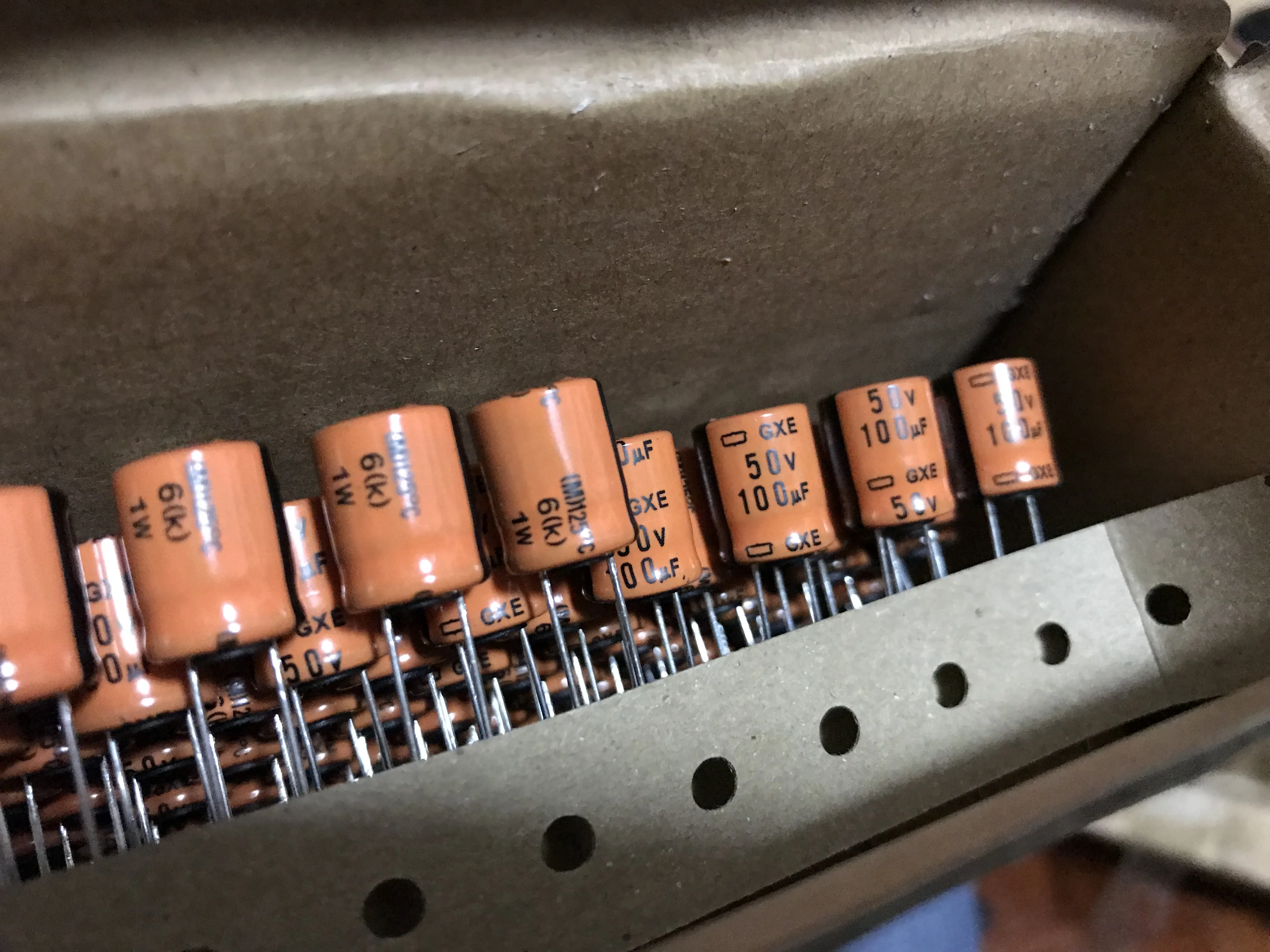 10 шт. горячая Распродажа Япония 50V100UF GXE 10X12.5 высокая температура 125 градусов NIPPON