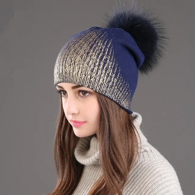 Wuaumx женские зимние шапки Skullies Beanies, шапка для женщин из натурального меха енота, вязаная шерстяная шапка с помпоном, шапка с серебристым и золотистым принтом - Цвет: Blue Golden 02
