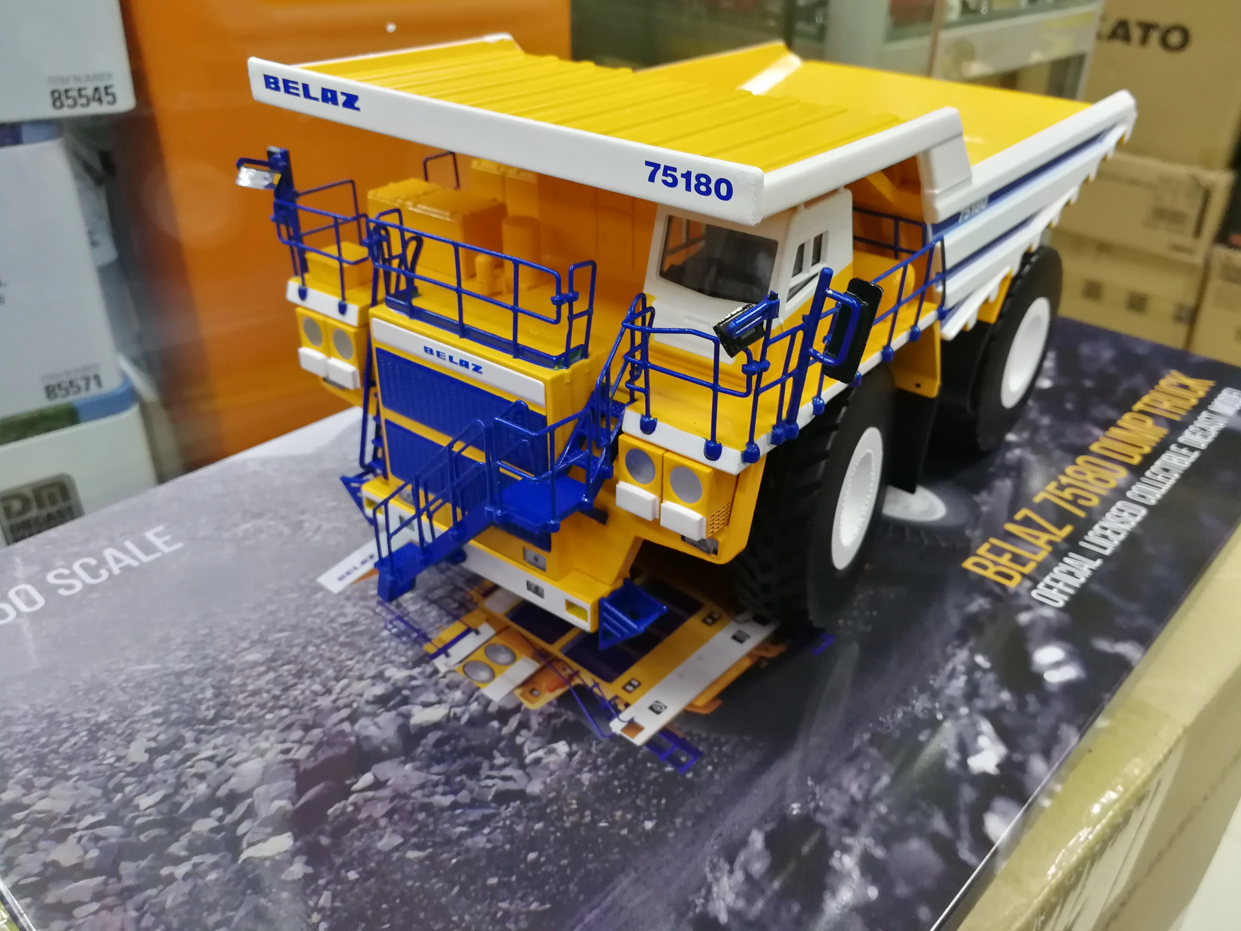 1:50 BELAZ 75180 самосвал игрушка