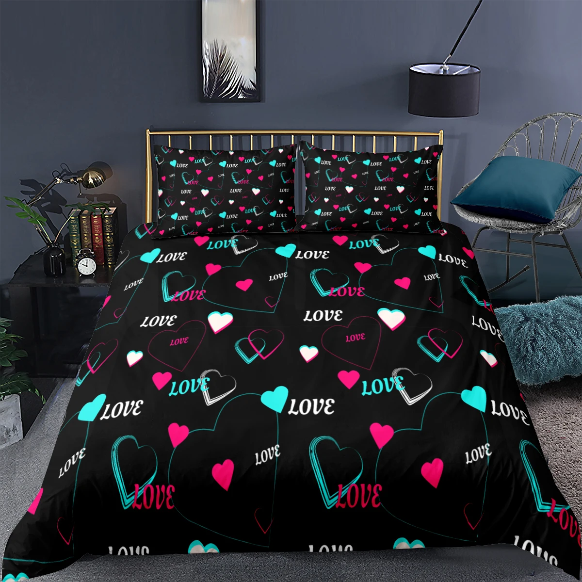 С рисунком в виде надписи &quotлюбовь&quot с пододеяльником и наволочками узором из 3D