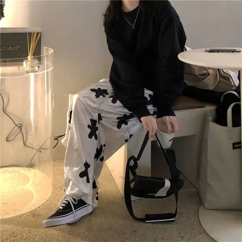 

Korean Fashion Wide Leg Pant Fashion 2021 Spring Bear Print Trousers Women Streetwear Loose Casual Women Clothing