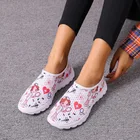 Женские кроссовки без шнуровки, светильник кие сетчатые туфли, дышащие туфли на плоской подошве, с мультяшным принтом врача, для лета, 2021