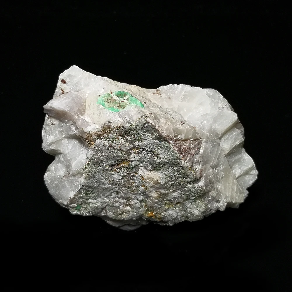 

168g Natural Quartz Emerald Mineral Crystal Specimen from Malipo Wenshan Yunnan Province,China A3-2H
