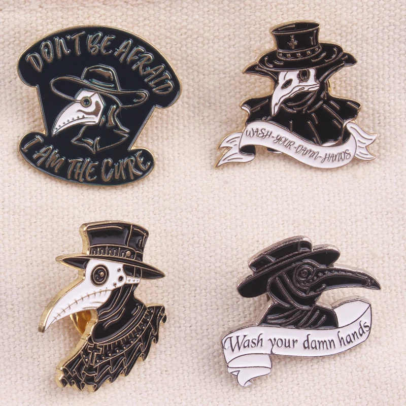 

Plague Doctor Pin Brooches Beak Face Zinc Alloy Cartoon Badge for Clothes Bag Pin Buckle Jewelry Gift for Nurse Friends