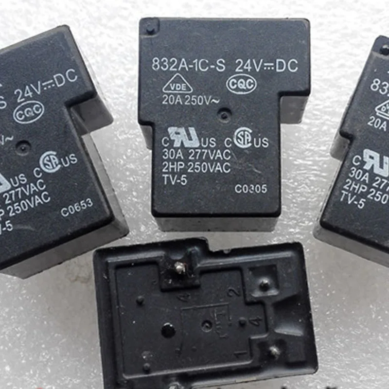 

Реле 832A-1C-S, 5 контактов, 24 В, 1 шт.