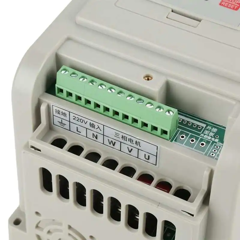 

Inverter AC 220V 1.5KW Variable Frequency Drive VFD Speed Controller for 3-phase Motor Frequency Converter