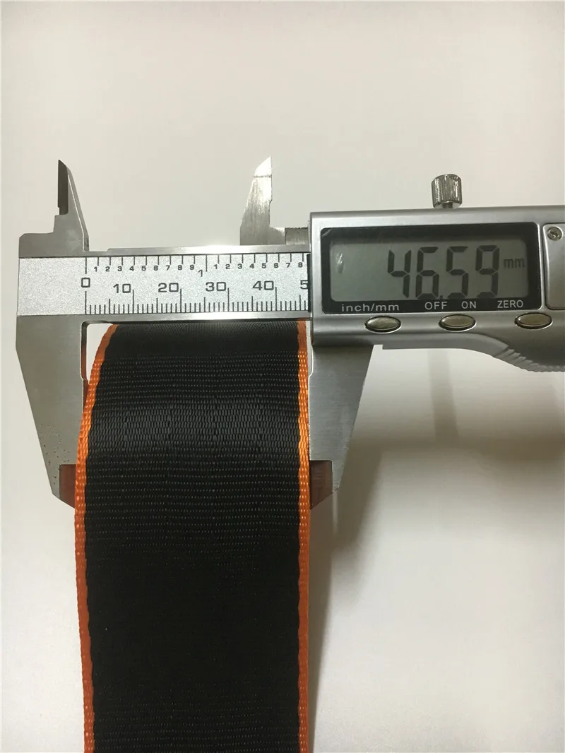 Ремень автомобильный черного и оранжевого цвета 3-36 м в рулоне 3 C | Дом сад