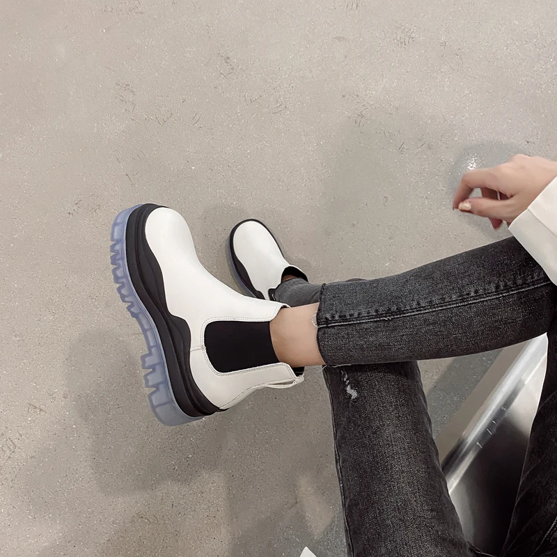 

Женские ботильоны на не сужающемся книзу массивном каблуке; Женская обувь; Сезон осень; Фирменный дизайн; Ботинки «Челси»; Женские ботинки н...