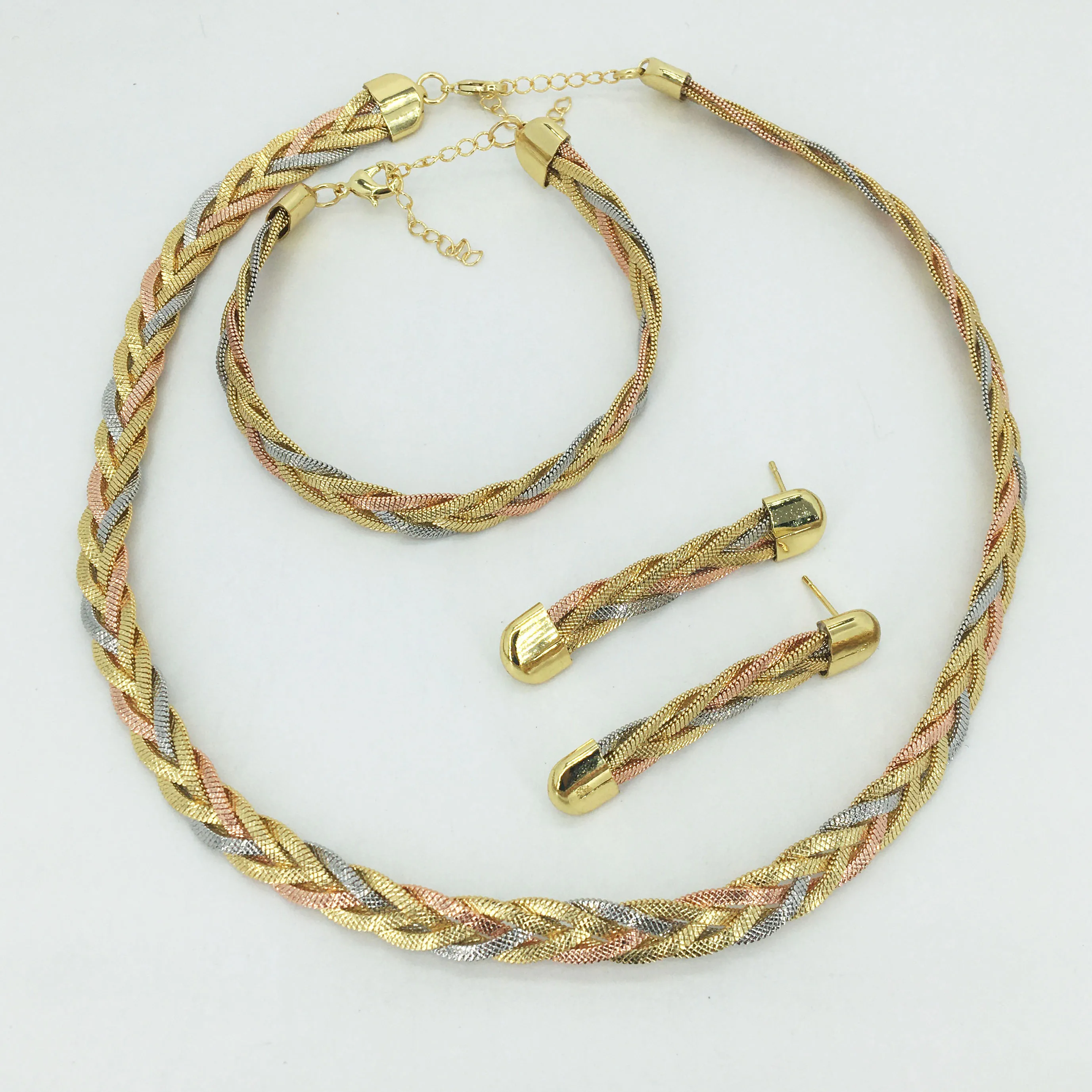 

Bridal gift fashion high quality African jewelry set female necklace earrings bracelet travel gold jewelry set