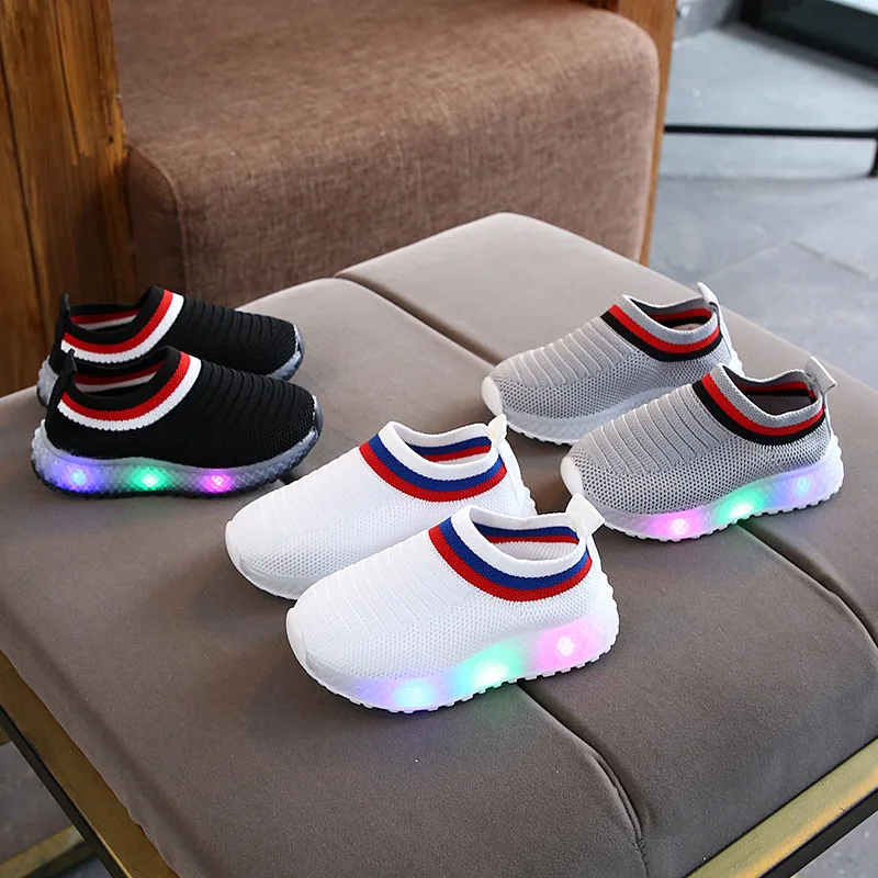 

Comfortable Light Slip On Children Casual Shoes Soft Breathable Glowing Up Fashion Kids Sneakers Cute Baby Girls Boys Tennis