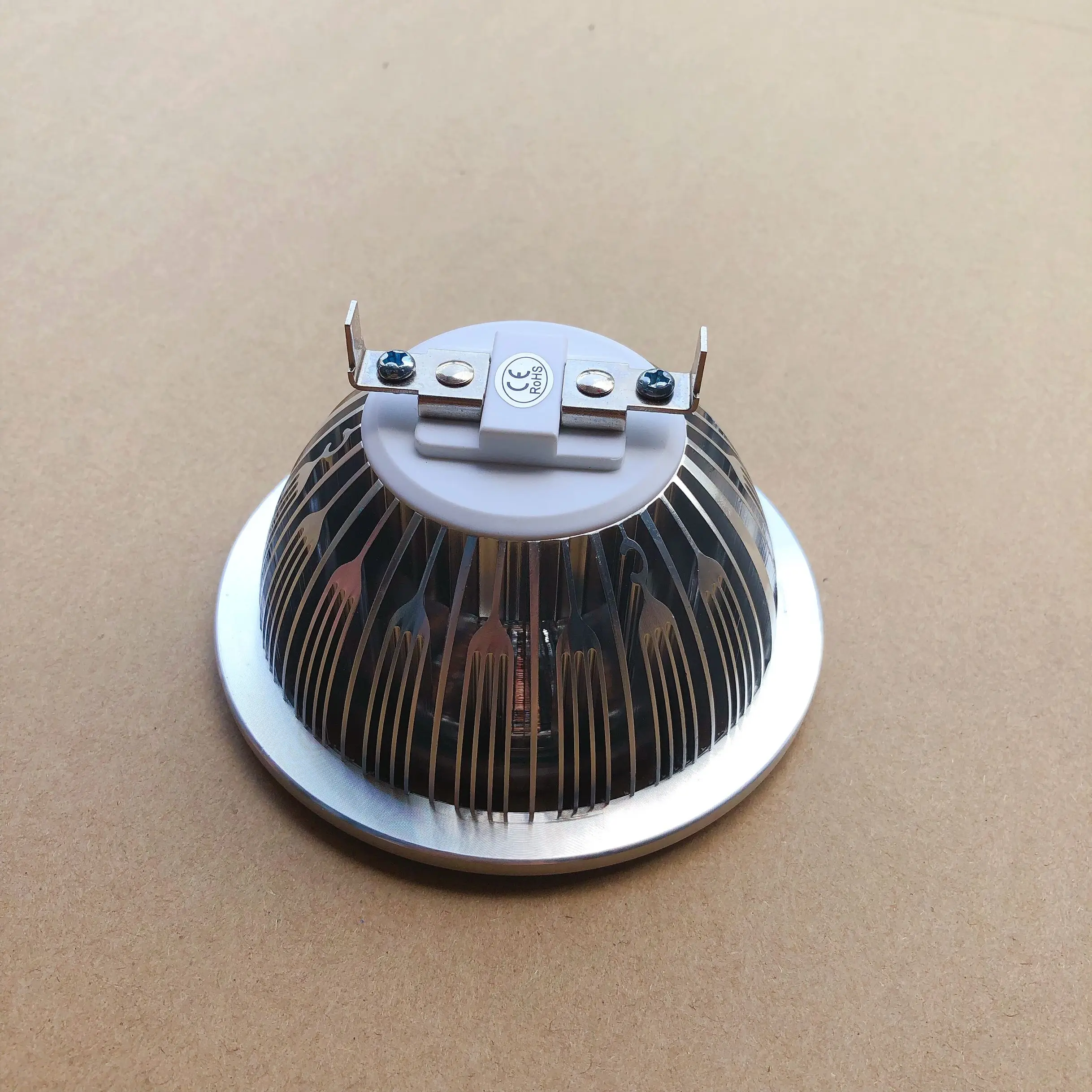 1 шт. 15 Вт приглушаемый Светодиодный точечный светильник AR111 светодиодный ная