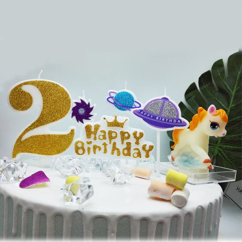 День рождения свеча планеты черная дыра летающая тарелка три загруженные НЛО