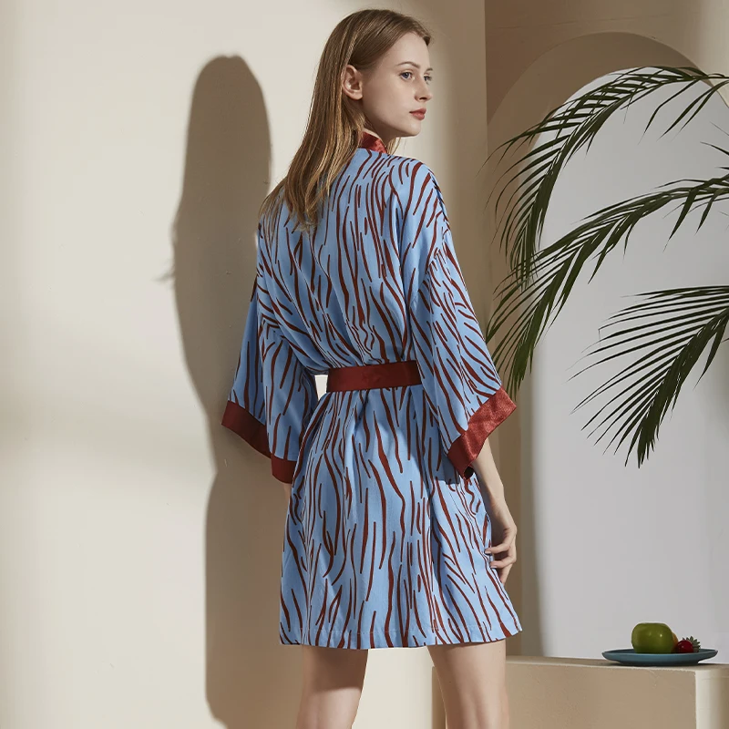 

Women's Pajamas Leopard Animal Print Bathrobe Ice Silk Stitching Sleepwear Cotton Nightgown Loose Homewear Summer Autumn 2021