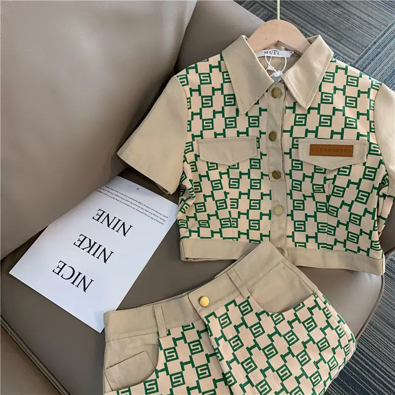 Повседневный модный костюм с шортами женский летний из 2 предметов блейзер и