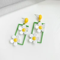 trendy white daisy flower drop earrings cute for girls summer fashion green frame daisy earring personality jewelry gifts