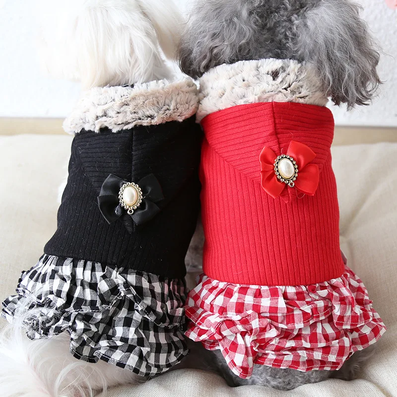Animaux Accessoires Chien/Зимние новые клетчатые платья с шапкой красные черные цвета теплая