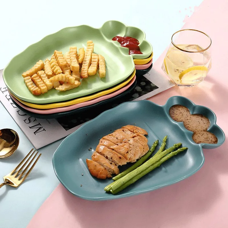 

Керамическая тарелка в скандинавском стиле в форме банана и моркови