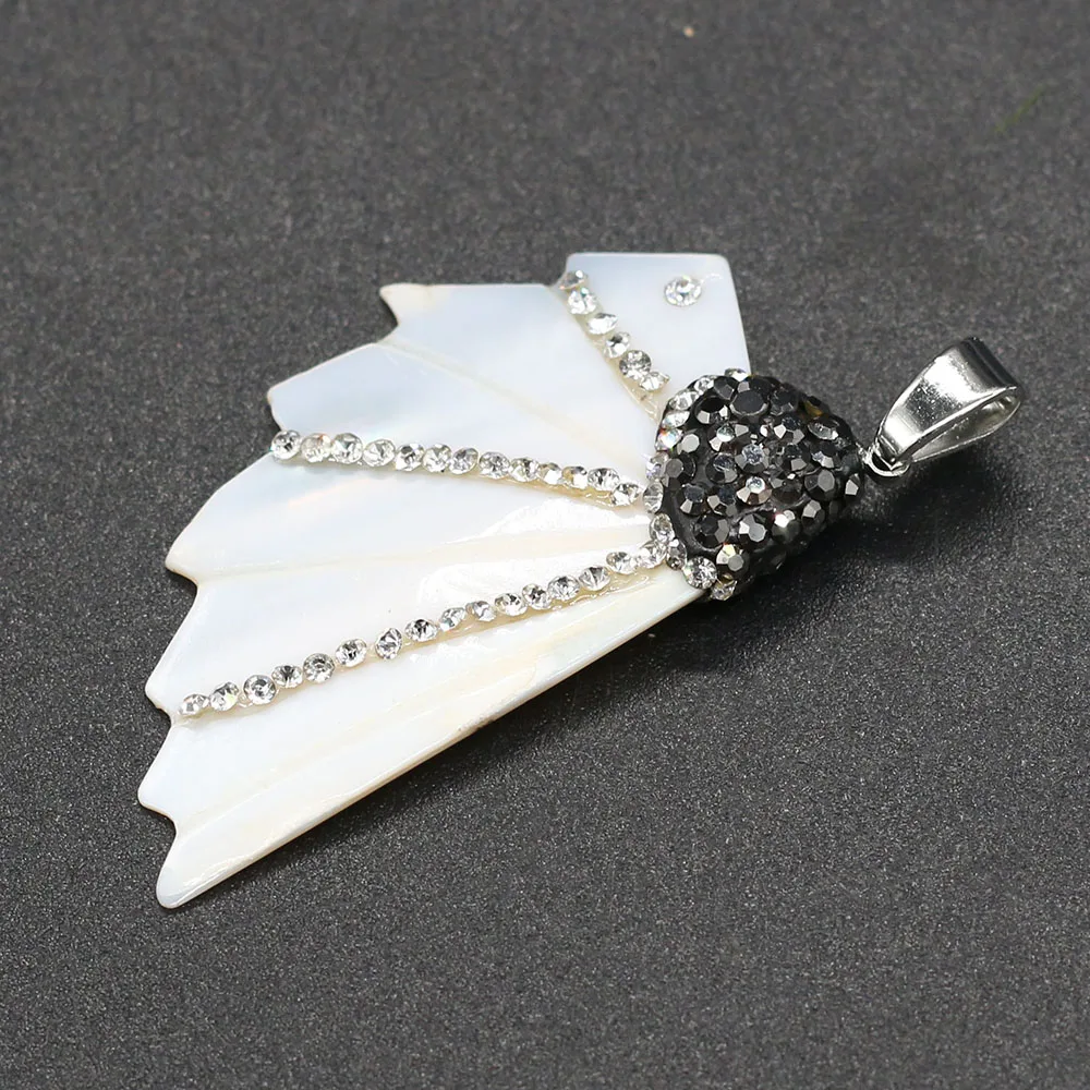 

Natural Shell Diamon-Studded Pendants Charms Wing Shape Shell Pendants for Jewelry Making DIY Necklace Size 22x42mm