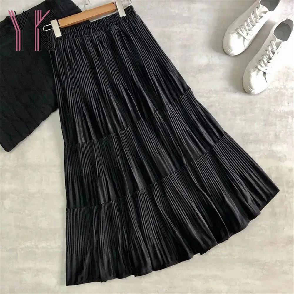 

Плиссированная бархатная юбка средней длины с высокой талией, на резинке