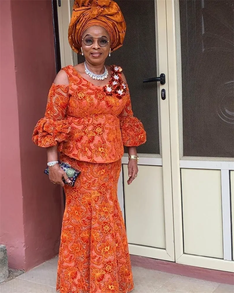 

Nigerian Velvet Lace Embroidery 3D Flowers Lace Fabric High Quality African Tulle Mesh Lace Fabrics for Women Wedding APW2720B