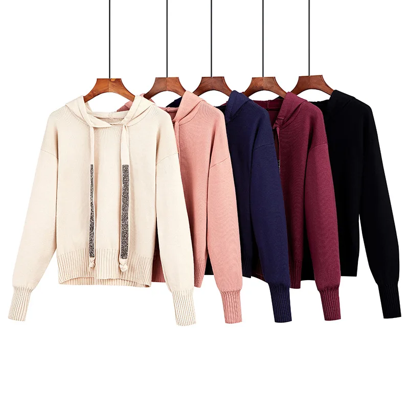 Женский свитер в полоску с капюшоном и блестками разноцветный длинным рукавом