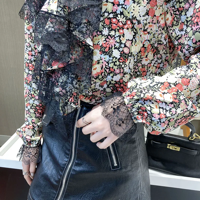 

Bright Flowers Printed Chiffon Shirt Ruffles White Laced Ruffles Collar Loose Blouses