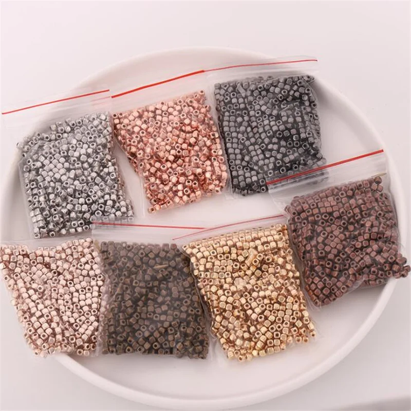 500 шт. 4x4 мм АБС-пластиковый Квадратные бусины из квадратные разделители Колонка