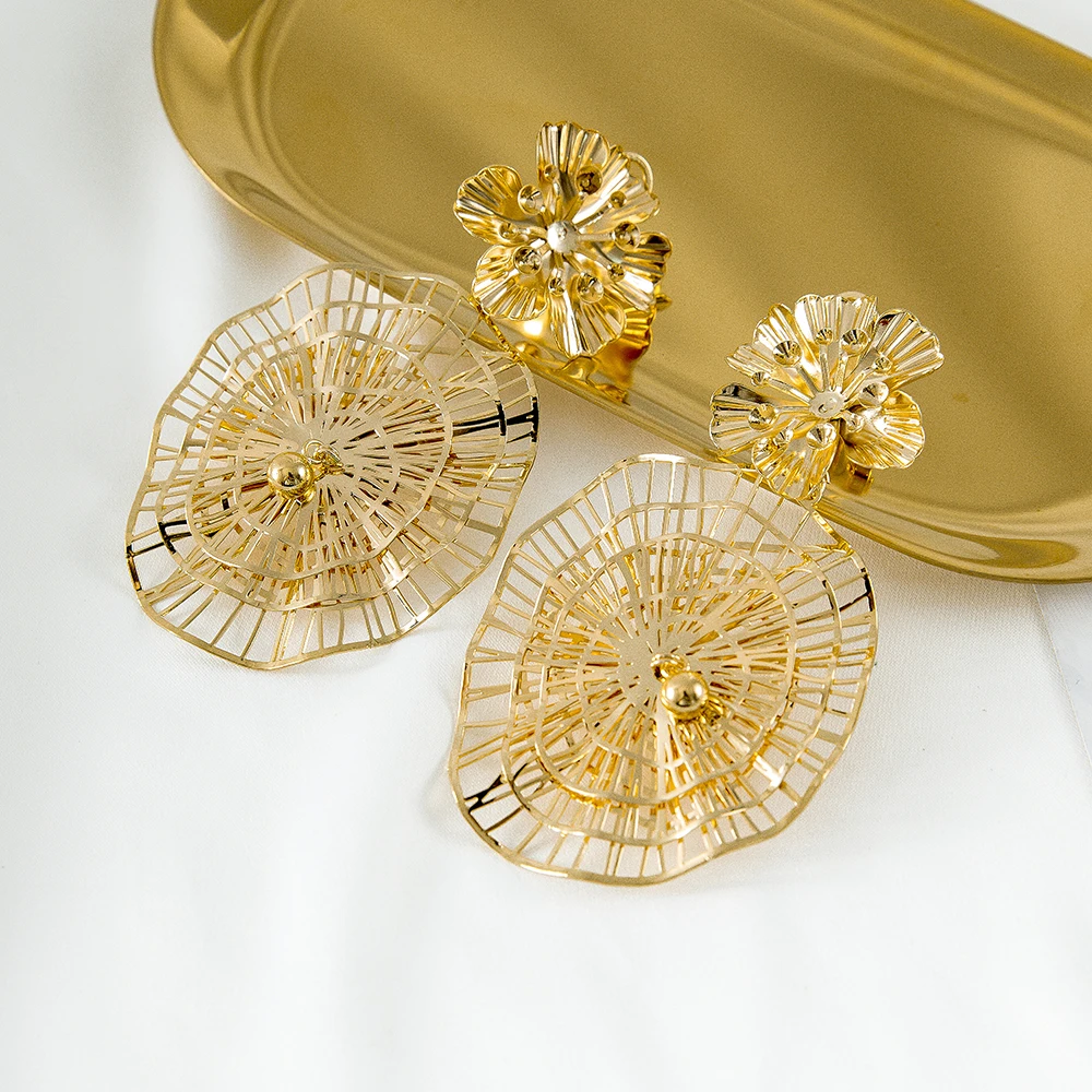

SUNNESA Light Weight Metal Earrings SN-243
