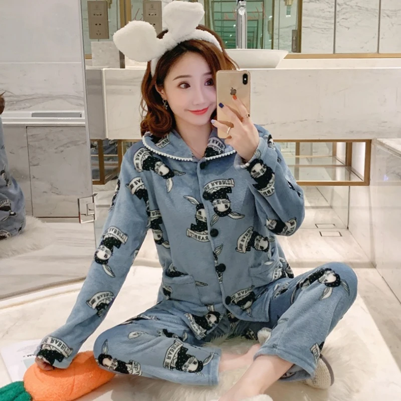 Пижама женская зимняя фланелевая с длинным рукавом и принтом батальных