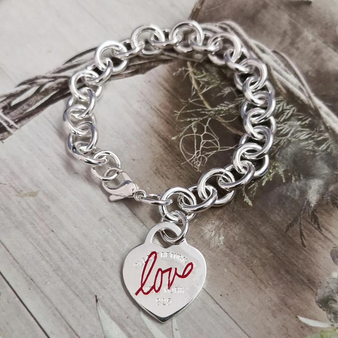 

S925 sterling silver ladies classic heart-shaped carved letters red enamel bracelet jewelry couple personalized fashion gifts