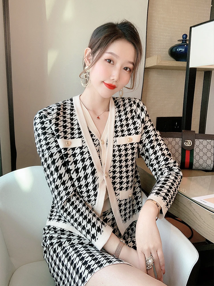 

temperament light mature sister leisure fashion suit 2020 new women's skirt knitted three piece set