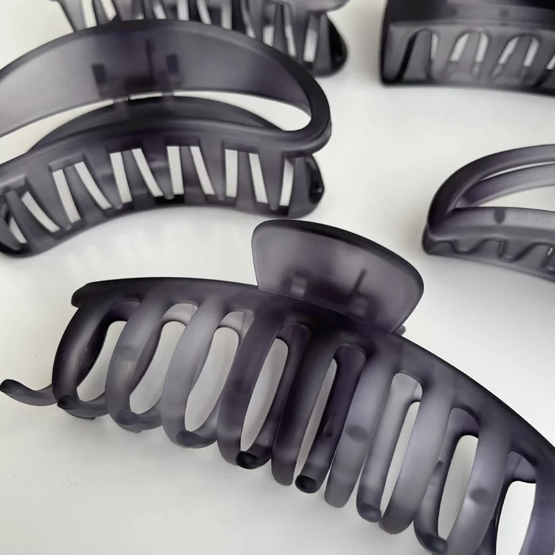 

New Solid Hair Claws Elegant Large Hair Clips Korean Candy Color Hairpins Barrette Headwear Women Girls Hair Accessories Gifts