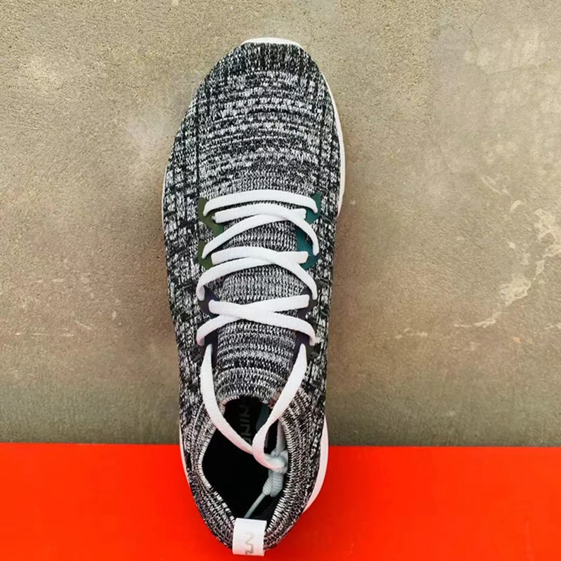 Женские беговые кроссовки Li Ning ARC дышащие с подкладкой из мононити ARHN058