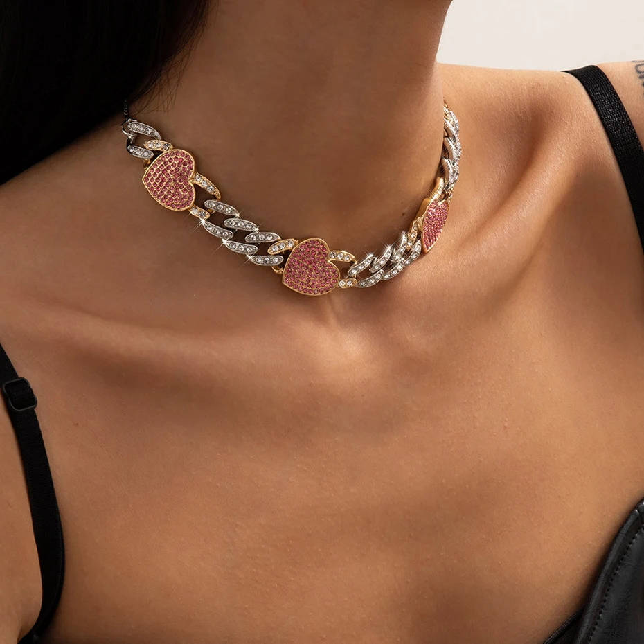 Блестящее женское колье Стразы в форме сердца украшенное кубинским звеньем