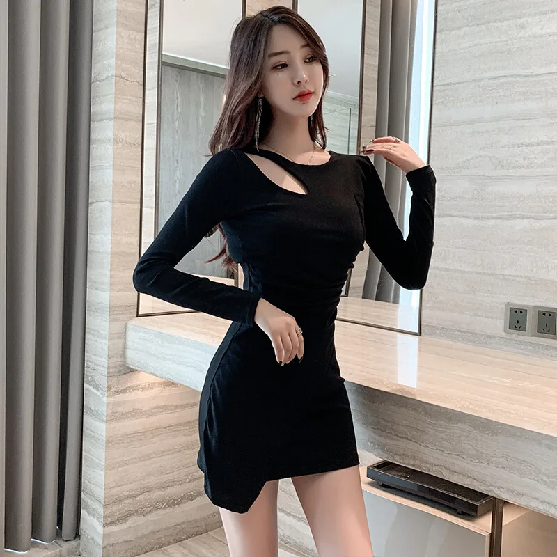 

Dress long sleeve autumn winter 2021 new fashion temperament slim show thin hollow bag sexy woman48150630