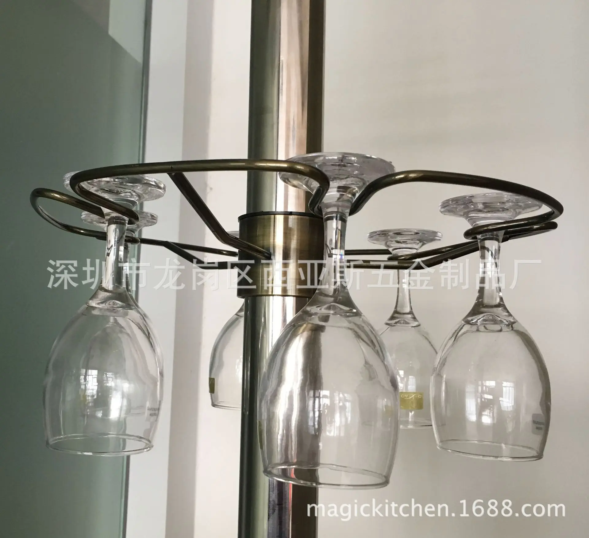 

Stand on top of the sky shelf wine rack cup rack multi floor to ceiling shelf bar stand