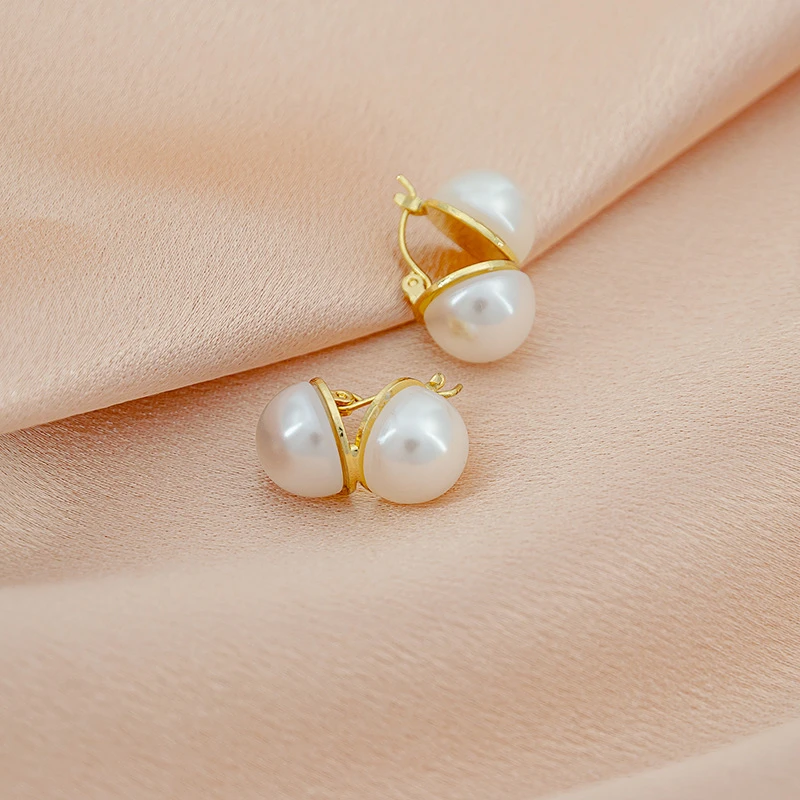 

2020 new products hot sale Korea Dongdaemun new retro three-dimensional ball earrings female French design niche earrings Tianzh